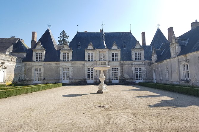 Loire Valley Day Tour Chambord and Chenonceau plus Lunch at a Private Castle - Chenonceau: elegance over the river