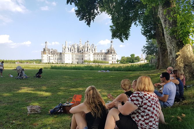 Loire Valley Day Tour Chambord and Chenonceau plus Lunch at a Private Castle - The minivan, the meeting point, and the long day