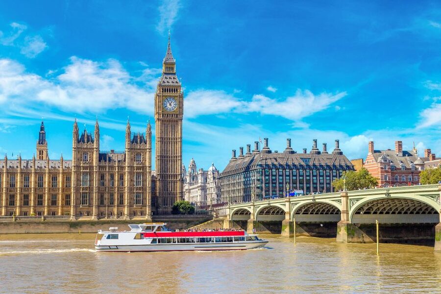 London: Full-Day Sightseeing Bus Tour with River Cruise - St. Paul’s Cathedral and Wren’s great interior