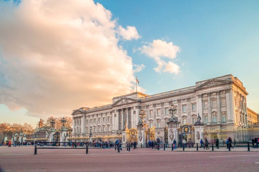 London: Full-Day Sightseeing Bus Tour with River Cruise - Is $174 a fair price?