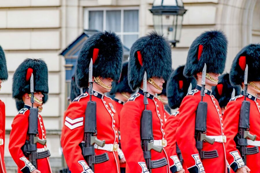London: Full-Day Sightseeing Bus Tour with River Cruise - Practical ways to make the day work better