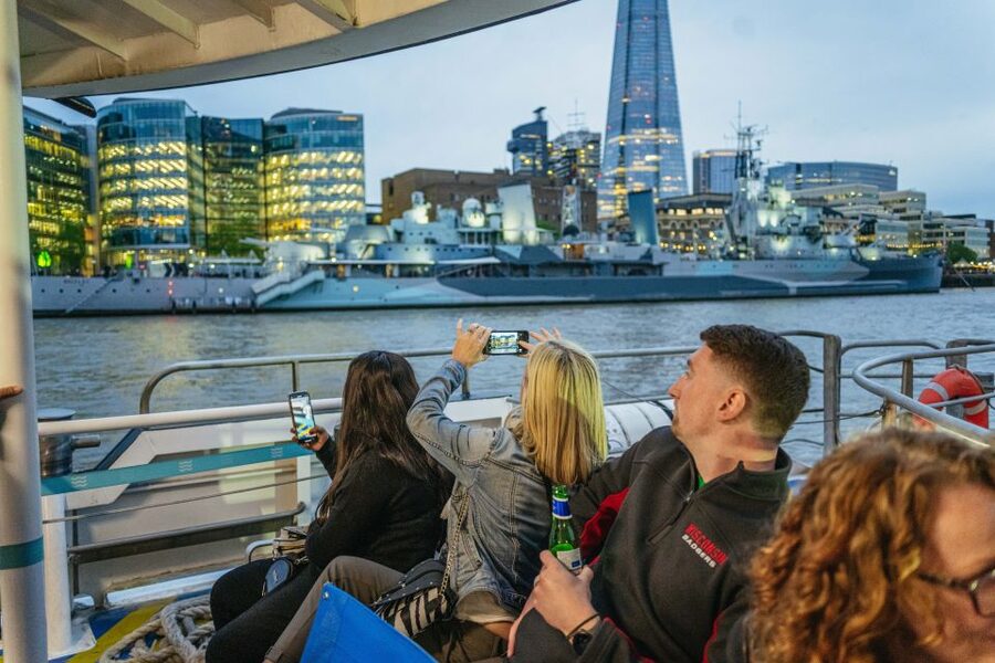 London: Ghost Walk and River Thames Boat Ride - Westminster after dark: Parliament and the London Eye
