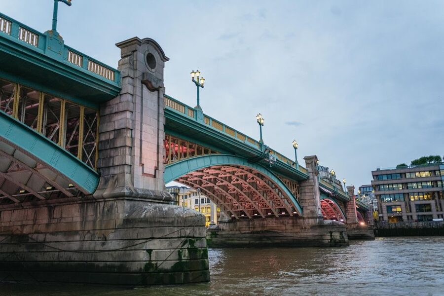 London: Ghost Walk and River Thames Boat Ride - Finishing at the Tower of London