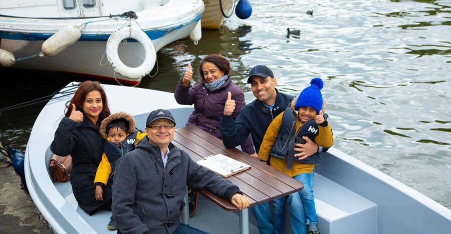 London: GoBoat Rental in Kingston upon Thames - Taking the wheel on Kingston’s Thames