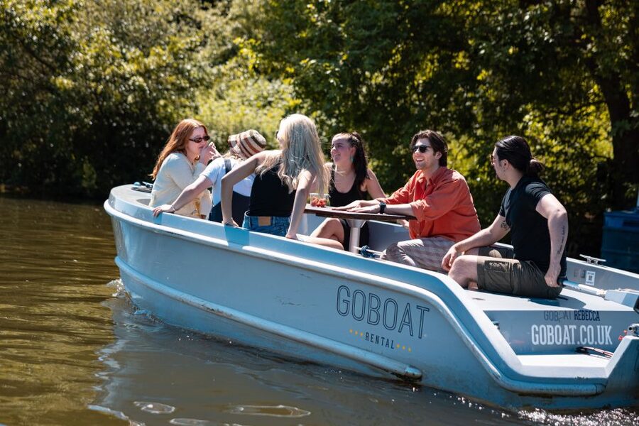 London: GoBoat Rental in Kingston upon Thames - One, two, three, or four hours?