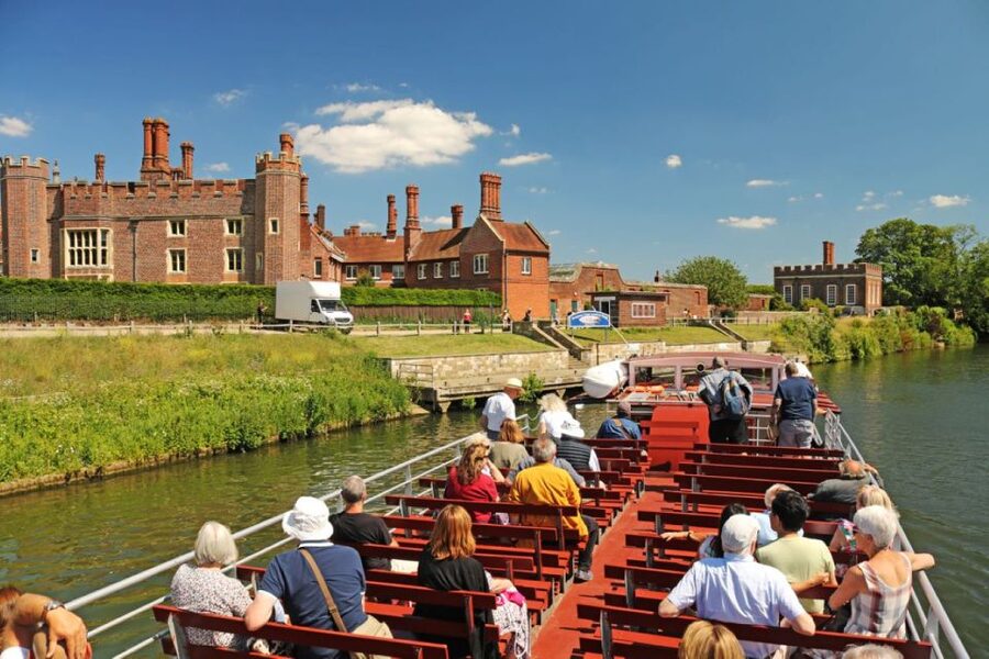 London: Hampton Court to Westminster River Thames Cruise - Finding Pier 3 at Hampton Court