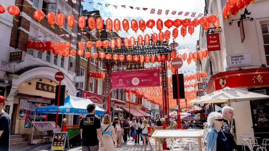 London: Hop-On Hop-Off Pass with Thames River Cruise 24 Hrs - Key points to know before you board