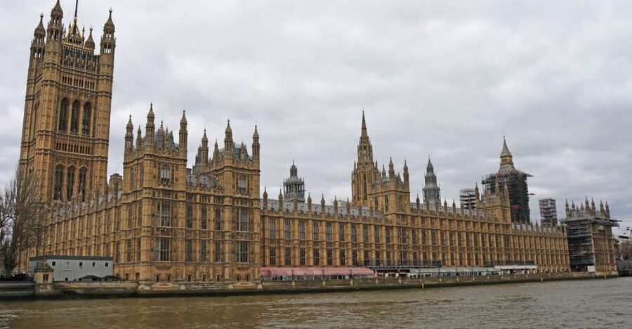 London: Kew to Westminster River Thames Cruise - Chelsea and the approach to central London