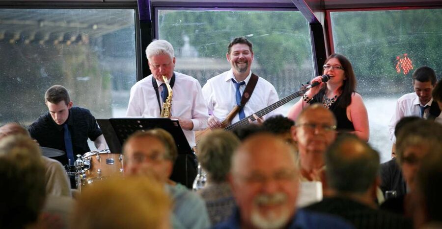 London: River Thames Dinner Cruise with Live Jazz - Final verdict: book it for the whole evening