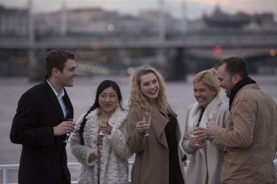 London: River Thames Evening Cruise with Bubbly and Canapés - Why the Thames works so well at sunset