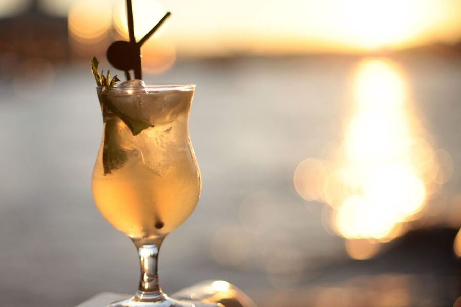 London: River Thames Evening Cruise with Bubbly and Canapés - Comfort, weather, and choosing your seat
