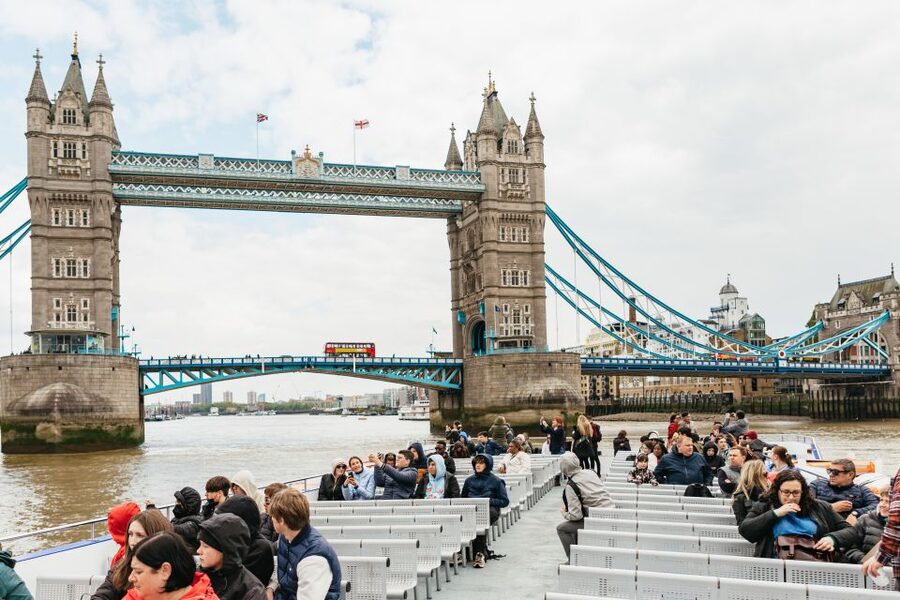 London: River Thames Hop-On Hop-Off Sightseeing Cruise - Eastward to Canary Wharf and Greenwich