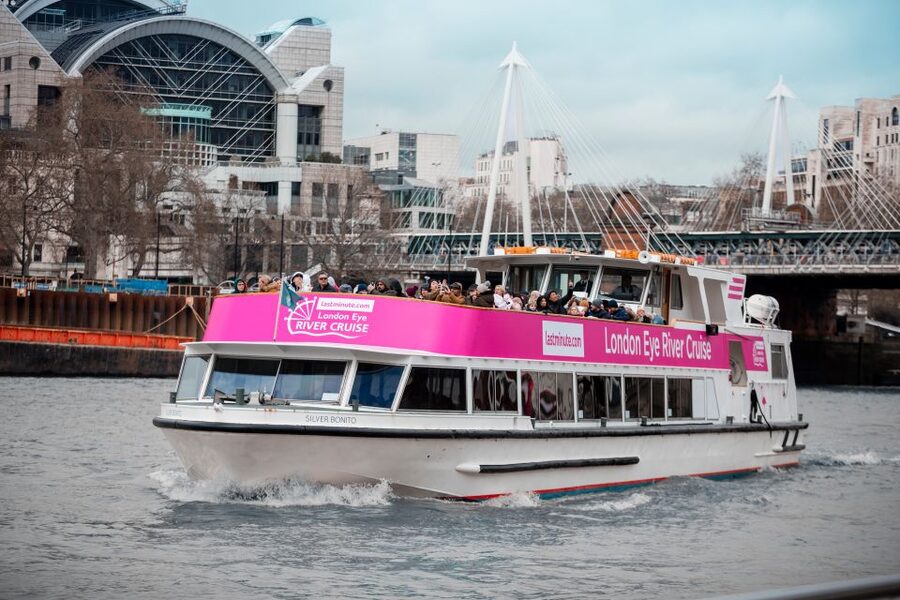 London: Thames River Cruise with Optional London Eye Ticket - Why the live guide matters