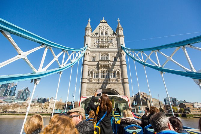 London Tootbus Hop on Hop off Bus Tour and Thames River Cruise - Westminster, Parliament, and the London Eye
