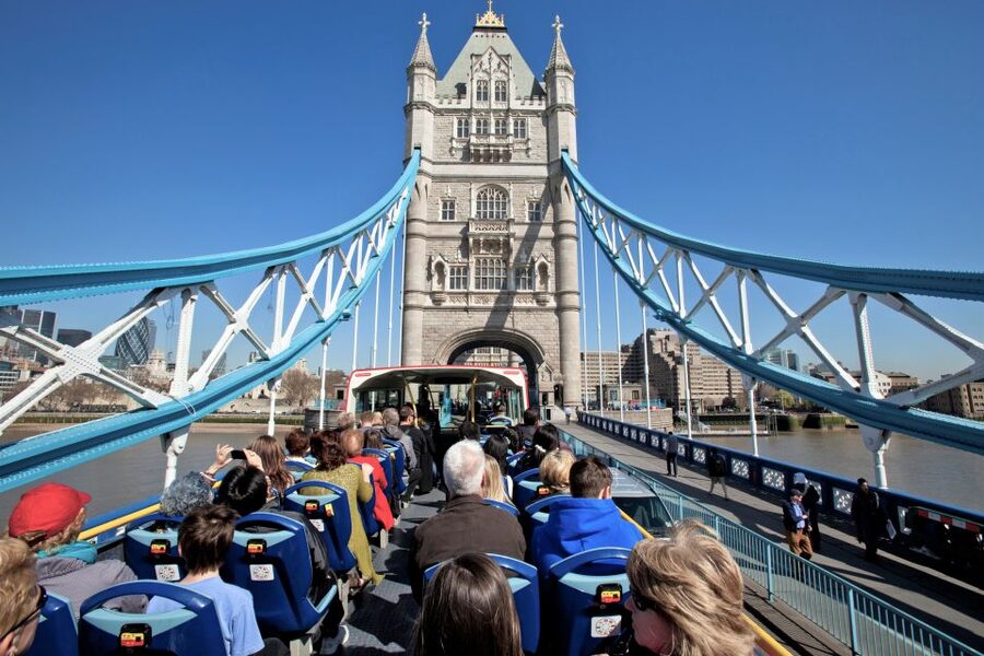 London: Tootbus Hop-on Hop-off (Optional River Cruise) - Audio guides, live guides, and the Tootbus app