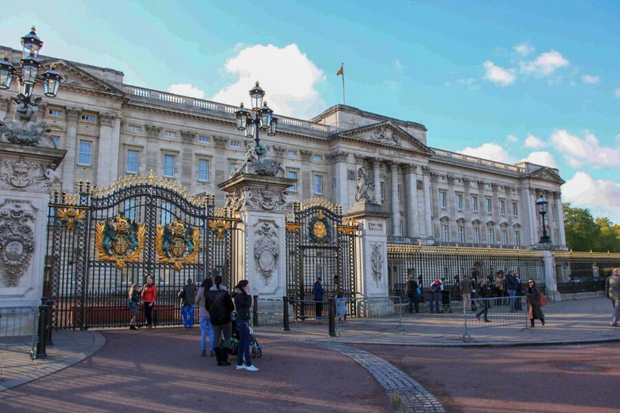 London: Tower of London, Thames Boat & Changing of the Guard - Why the early Tower opening matters