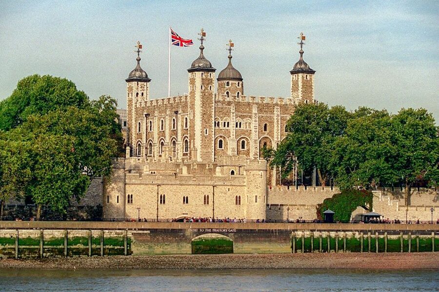 London: Tower of London, Thames Boat & Changing of the Guard - Price and value at $113.15