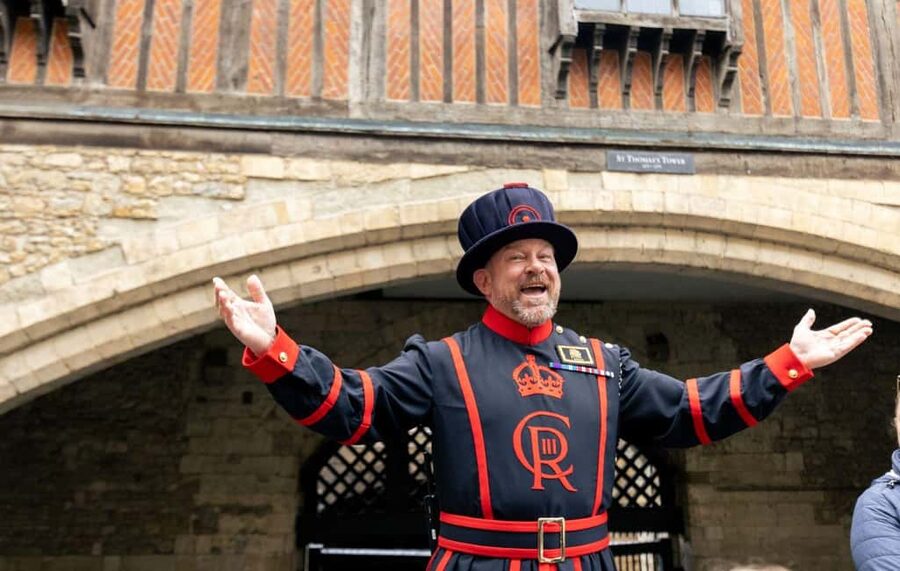 London: Tower of London, Thames Boat & Changing of the Guard - The Tower visit: impressive, but tightly timed