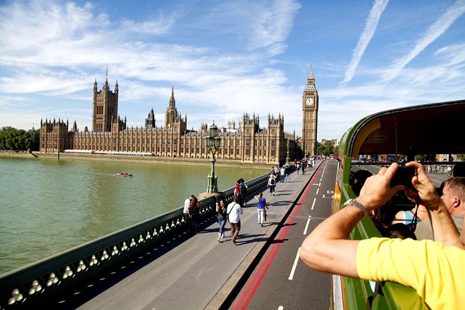 London Vintage Bus Tour Including River Thames Cruise with Optional Lunch - A fast way to get your London bearings