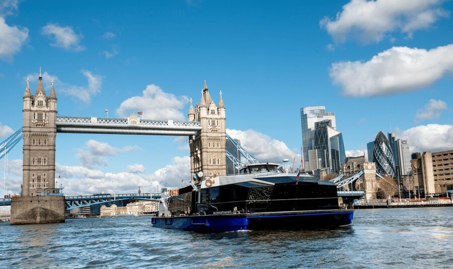 London: Warner Bros. Studio Tour and River Thames Cruise - Getting to Leavesden through Watford Junction