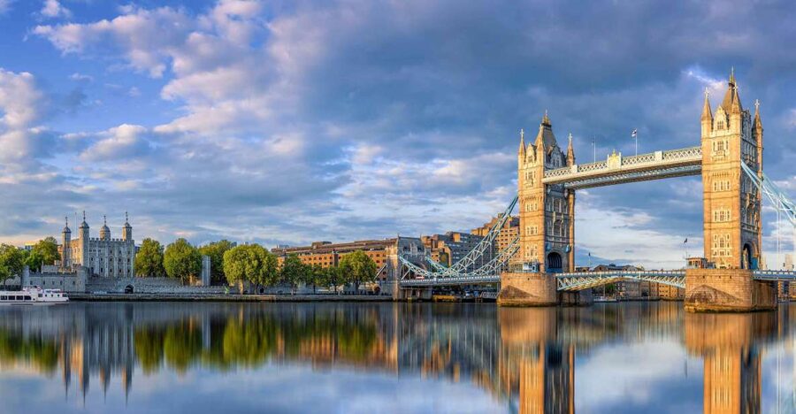 London: Westminster to Tower Bridge River Thames Cruise - Westminster Pier gives you an easy start
