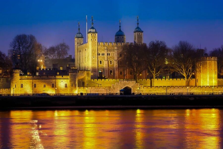 London: Westminster Tour, River Cruise, and Tower of London - Cruising from Westminster to the Tower