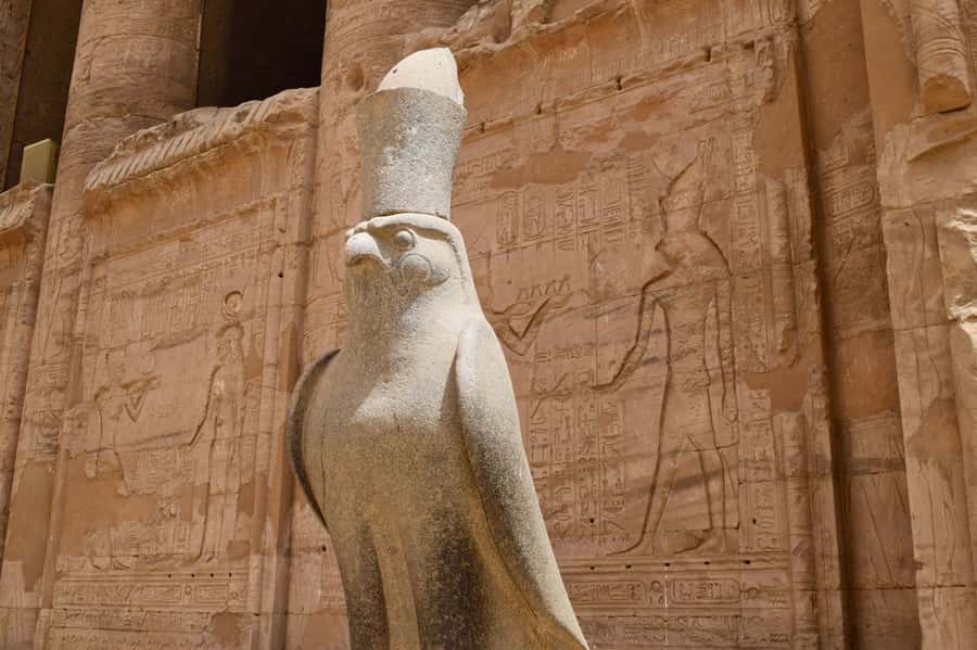 Luxor: 4 Days Nile Cruise with Guided Tours & Abu Simbel - Day two: Edfu by horse and carriage