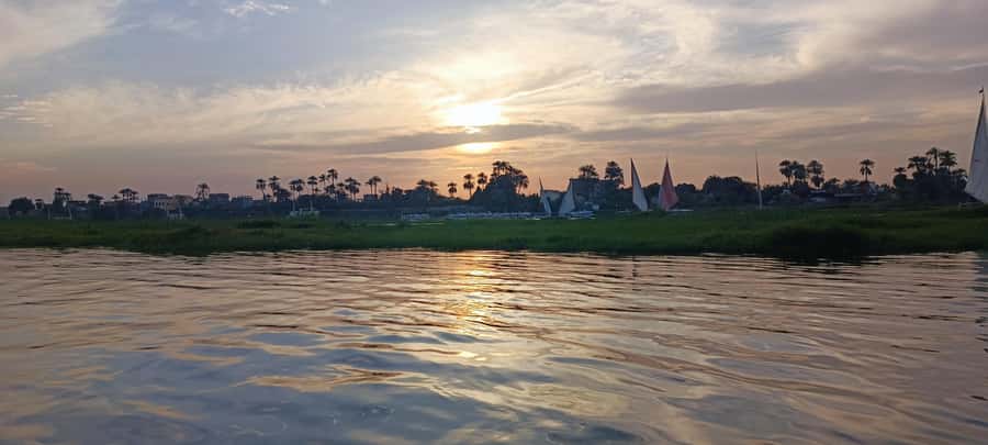 Luxor: Nile River Private Sunset Felucca Ride - Tea, hibiscus, and small touches