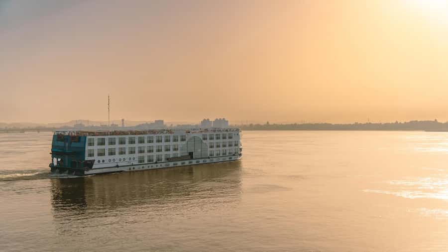 Luxor: One-night Nile Cruise to Aswan with Transfer - Who gets the best value for $500