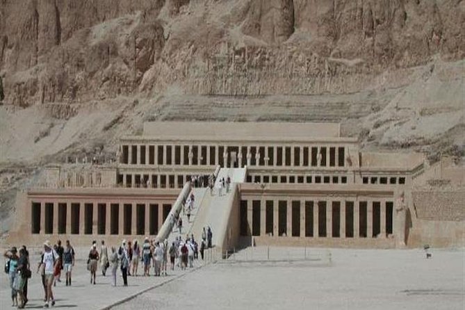 Luxor Private Full-Day Tour: Discover the East and West Banks of the Nile - Hatshepsut’s temple and the story of a female ruler