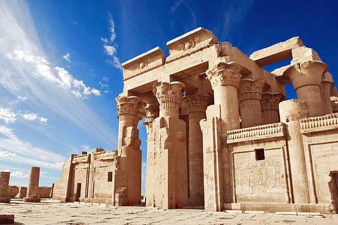 Luxury 4-Day 3-Night Nile Cruise from Aswan to Luxor - Day 2: Kom Ombo and the remarkable temple at Edfu