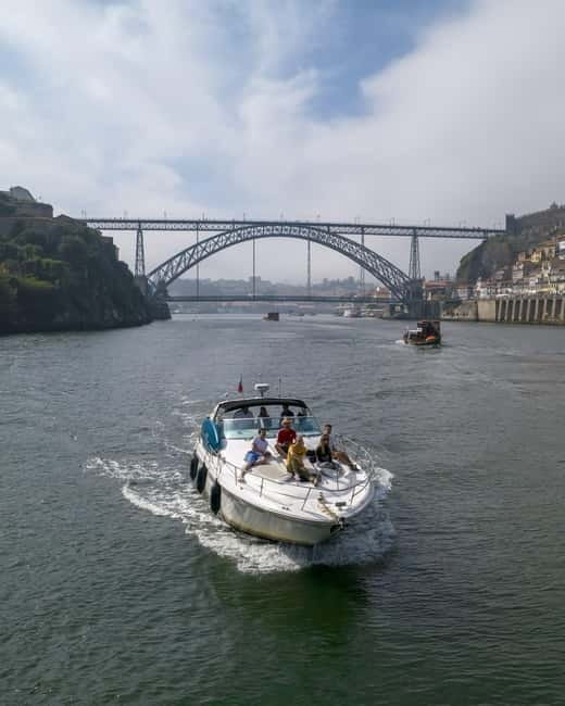 Luxury Douro Yacht Tour: Scenic Views & Complimentary Drinks - Porto and Gaia from a private boat