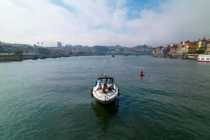 Luxury Douro Yacht Tour: Scenic Views & Complimentary Drinks - Choosing between two hours and six