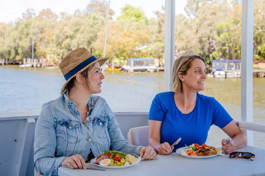 Mandurah: Murray River Lunch Cruise - Watching for wild bottlenose dolphins
