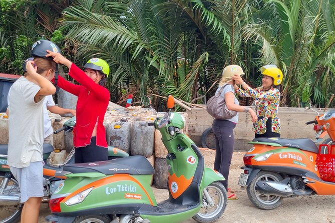 Mekong River Relaxing Sail boat cruise to Coconut Canals (1.5HRS) - Fried banana, water, and the right expectations