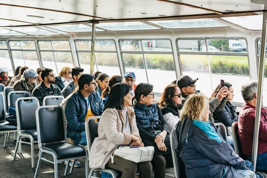 Melbourne: 1-Hour Gardens and Sporting Precinct River Cruise - Commentary, seating and what you can hear