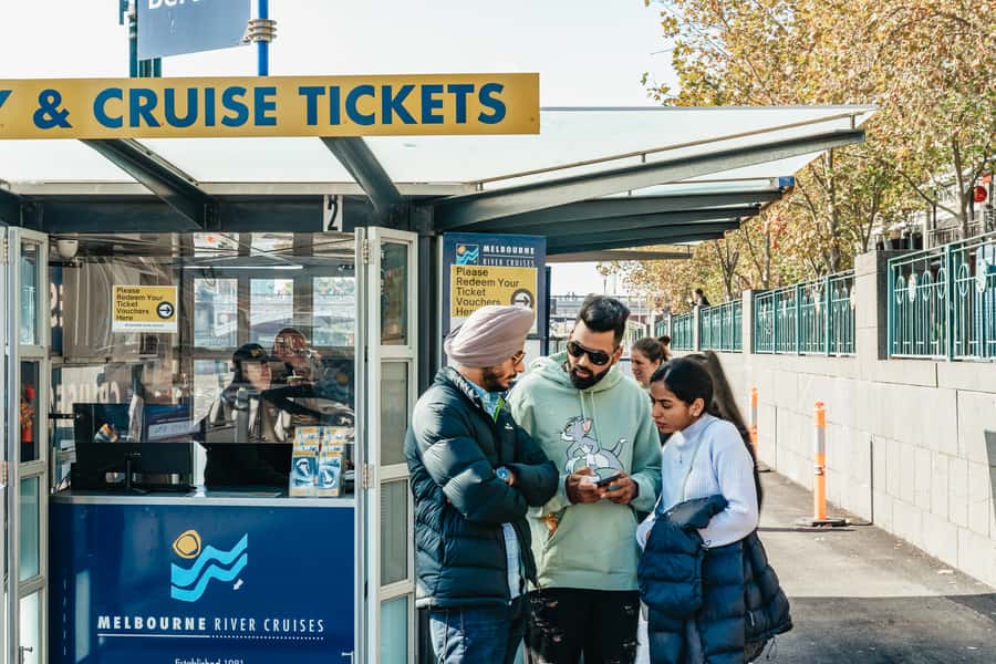 Melbourne: 2-Hour City Highlights River Cruise - Upstream toward the MCG and Olympic Park