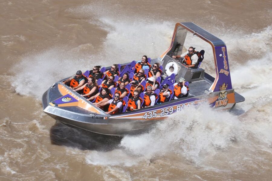 Moab: 1-Hour Colorado River Speed Boat Tour - The captain, music, and group atmosphere