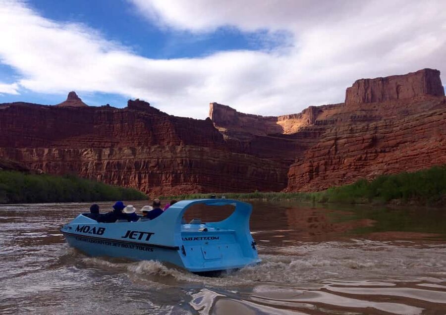 Moab: 2-Hour Scenic Jet Boat Ride on the Colorado River - What the guide adds to the scenery