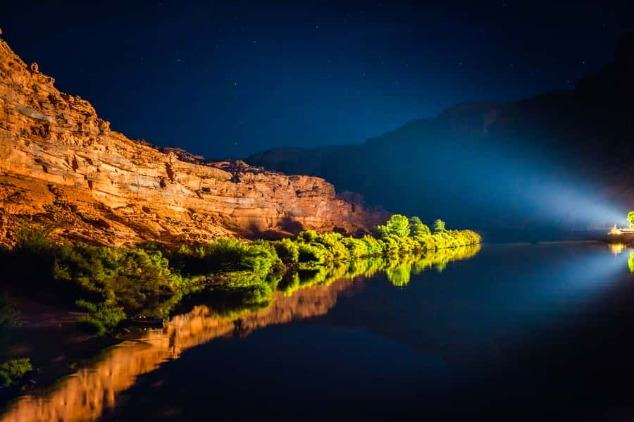 Moab: Colorado River Dinner Cruise with Music and Light Show - Key points at a glance