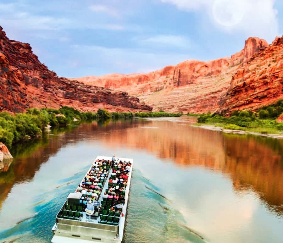 Moab: Colorado River Dinner Cruise with Music and Light Show - My practical plan for the evening
