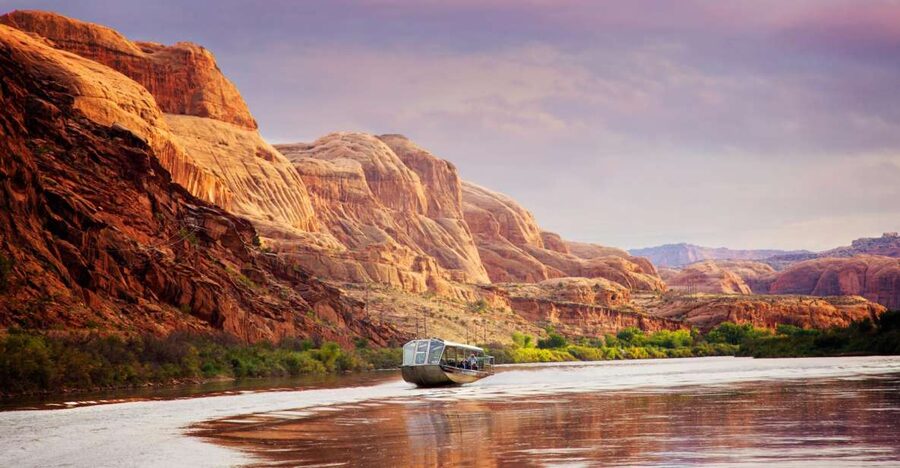 Moab: Colorado River Sunset Boat Tour with Optional Dinner - Meeting at Canyonlands By Night & Day