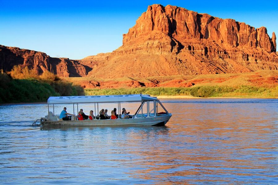 Moab: Colorado River Sunset Boat Tour with Optional Dinner - The first stretch of river and Little Arch