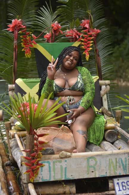 Montego Bay: River Rafting and Limestone Foot Massage - Plants, birds, fruit, and pauses along the river