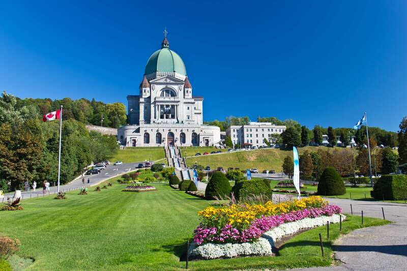 Montreal: Small Group Tour with River Cruise and Notre Dame - Starting downtown and climbing Mont Royal