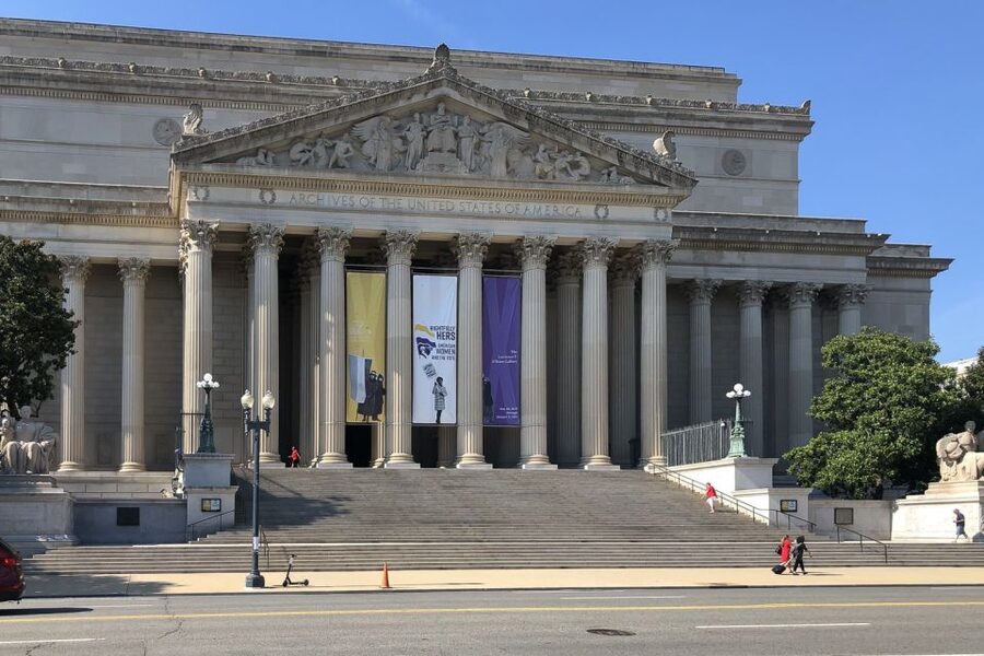 National Mall Tour with 10+ Stops, Boat Cruise, Entry Tickets - FDR, World War II, Jefferson, and the Tidal Basin