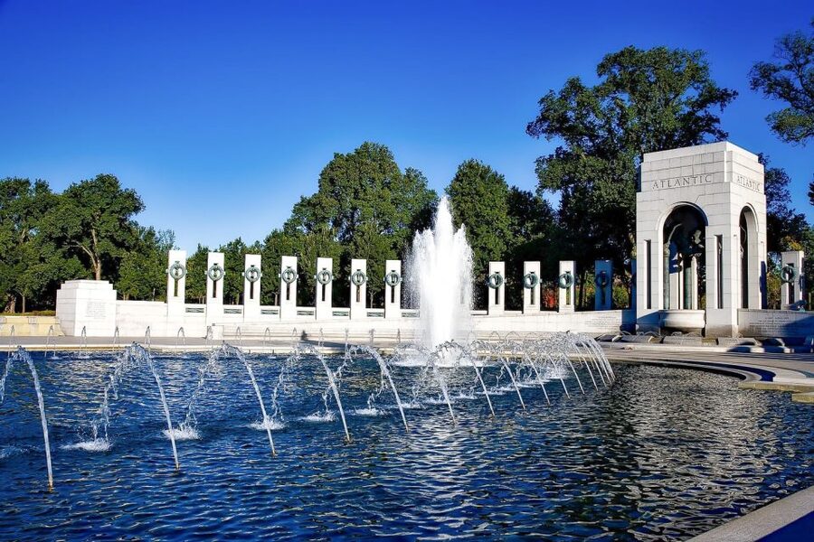 National Mall Tour with 10+ Stops, Boat Cruise, Entry Tickets - What the pace feels like on the ground