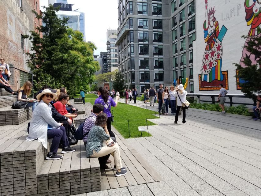 New York City: High Line & Hudson Yards Walking Tour - Gardens, rails, murals, and sculptures along the route