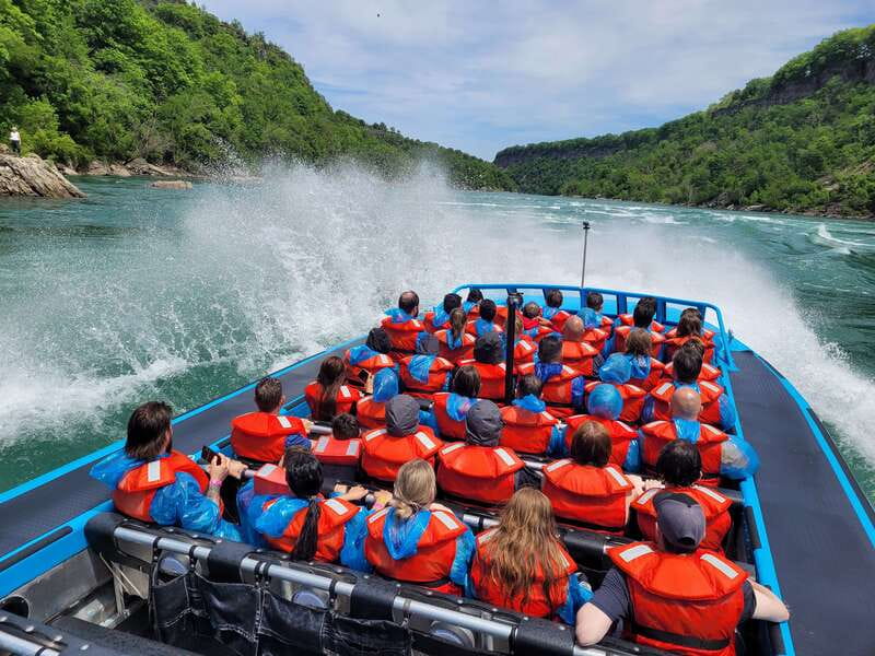 Niagara Falls USA: 45-Minute Jet-Boat Tour on Niagara River - Entering Devil’s Hole
