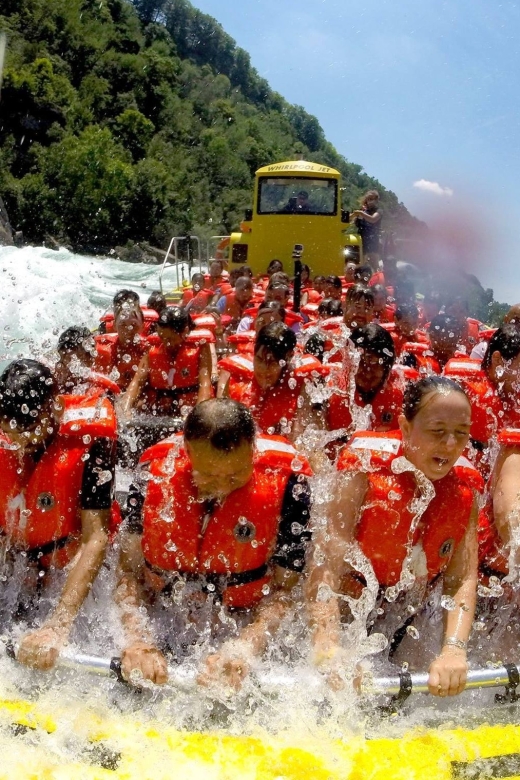 Niagara Falls USA: 45-Minute Jet-Boat Tour on Niagara River - What the scenery adds to the experience
